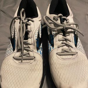 Men’s size 12 Brooks Adrenaline 21